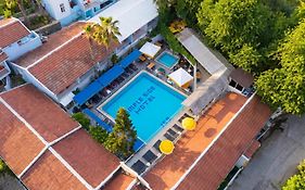 Side Temple Hotel